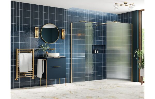 Luxe 900mm Fluted Wetroom Panel & Side Panel Arm - Brushed Brass